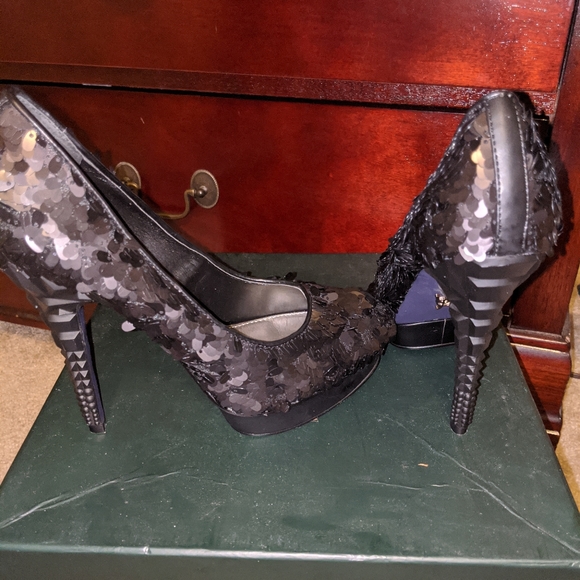 Racheal Roy sequin shoes - Picture 2 of 4